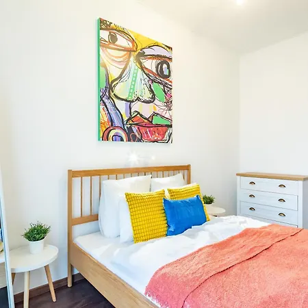 Ultra - Stylish - Balcony - Ac شقة