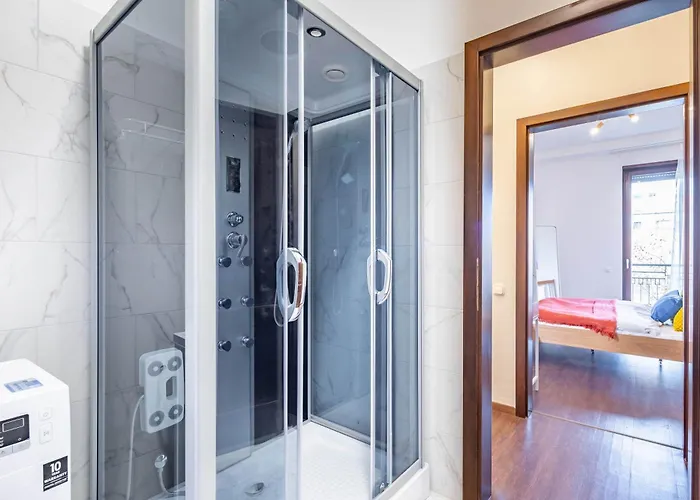 Ultra - Stylish - Balcony - Ac شقة