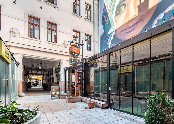 Ultra - Stylish - Balcony - Ac شقة