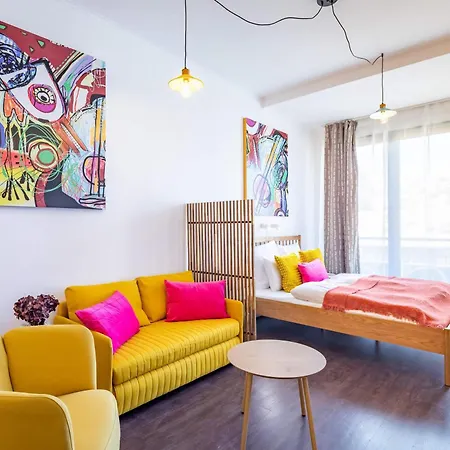 Ultra - Stylish - Balcony - Ac Apartman