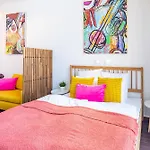 Ultra - Stylish - Balcony - Ac * Budapesta
