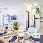 Ultra - Stylish - Balcony - Ac * Budapesta