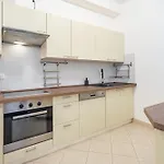 Apartament Ultra - Stylish - Balcony - Ac Budapesta